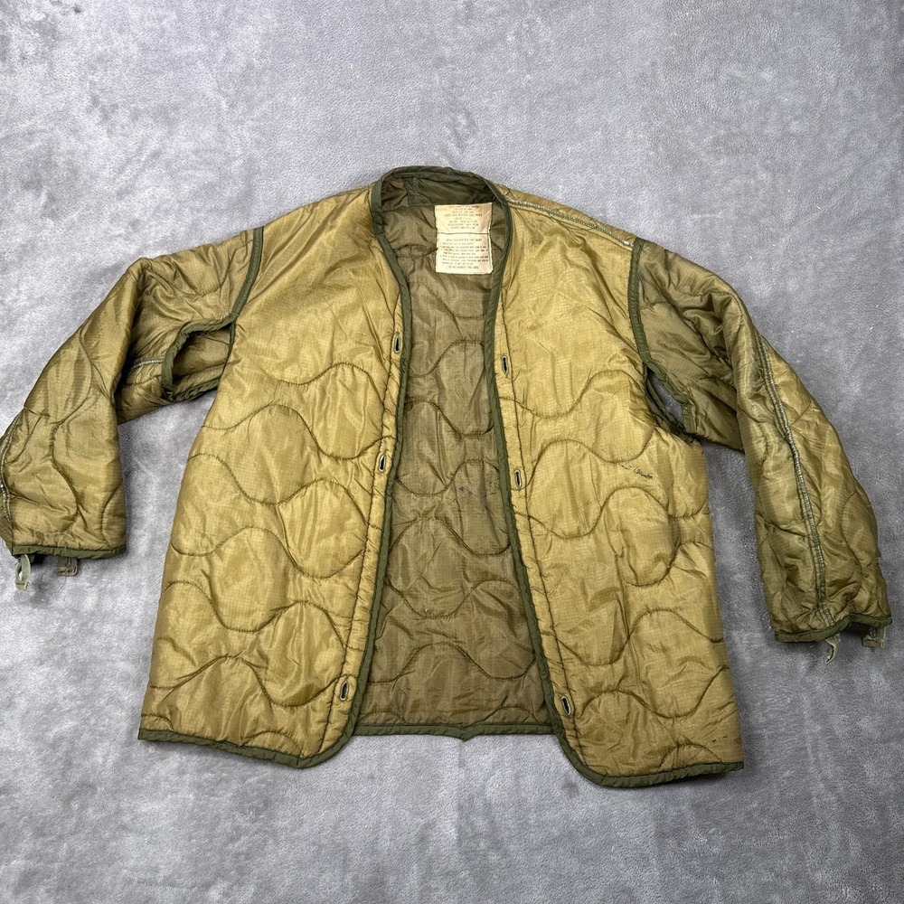 U.S. Military M65 Jacket Liner Mens Medium Green Vintage 70s Quilted Field Coat